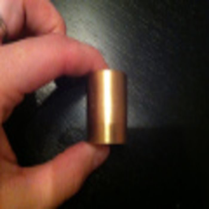 Trapézoïdale écrou de vis TR16x4D dans noyau de profilé rainure 8 pour une connexion par le noyau du profilé. 